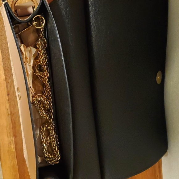 Italian Leather Shoulder and Wrist Bag New - Picture 6 of 6